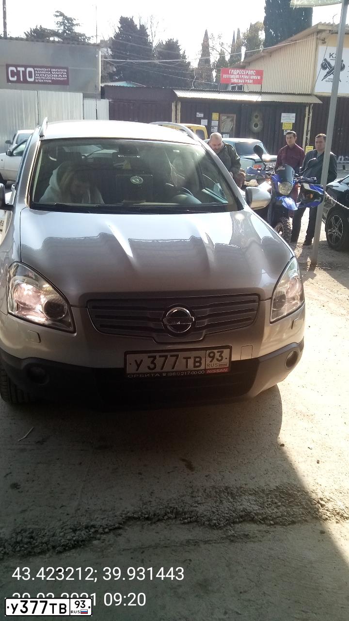 Фото автомобиля NISSAN QASHQAI, 2009 — госномер У377ТВ93. Цвет: СЕРЕБРИСТЫЙ