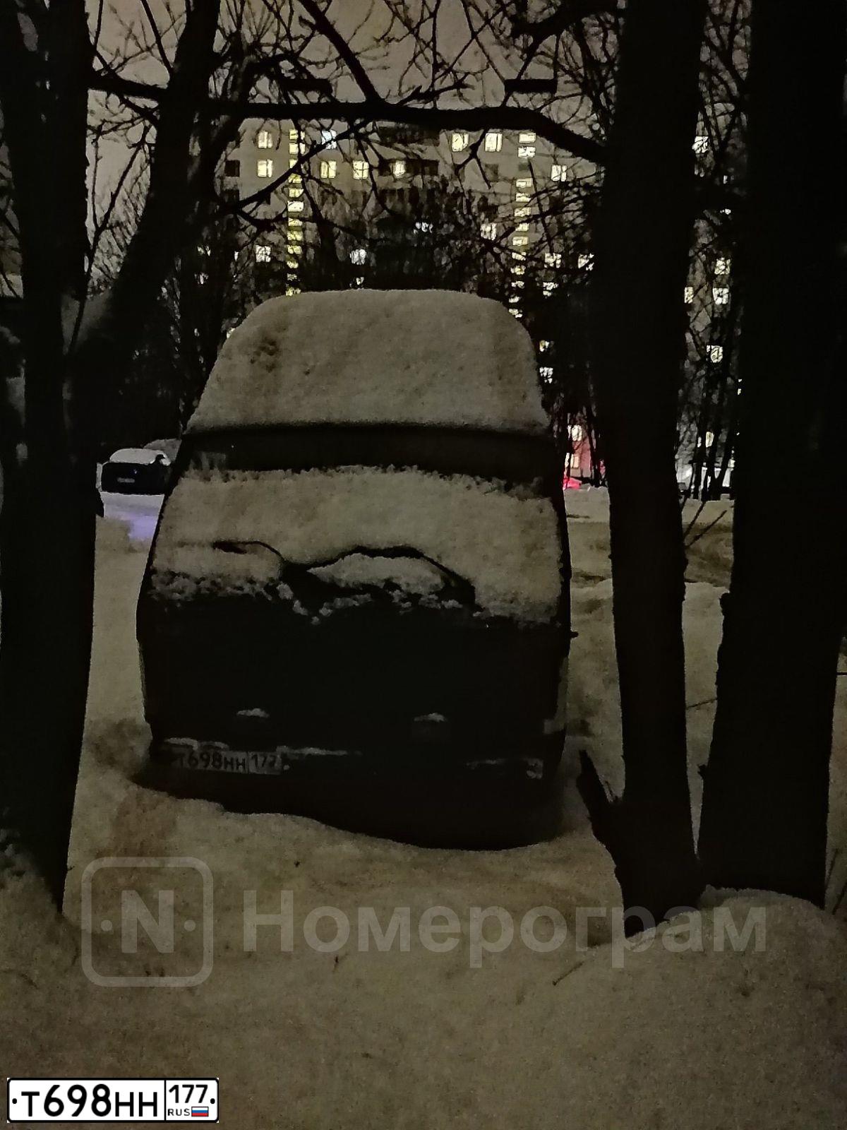 Фото автомобиля ФОЛЬКСВАГЕН LТ 35, 1989 — госномер Т698НН177. Цвет: БЕЛЫЙ