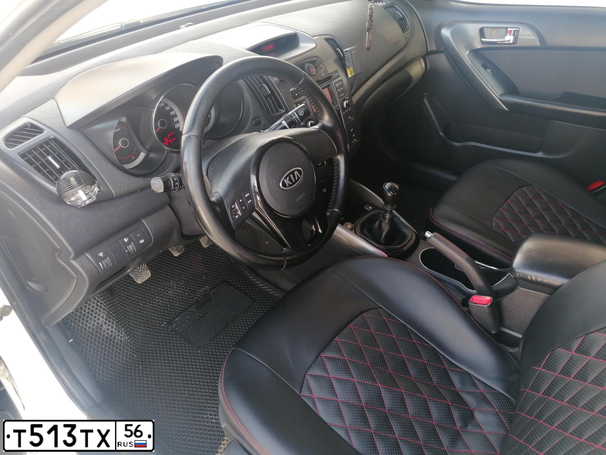 Фото автомобиля KIA CERATO, 2012 — госномер Т513ТХ56. Цвет: БЕЛЫЙ