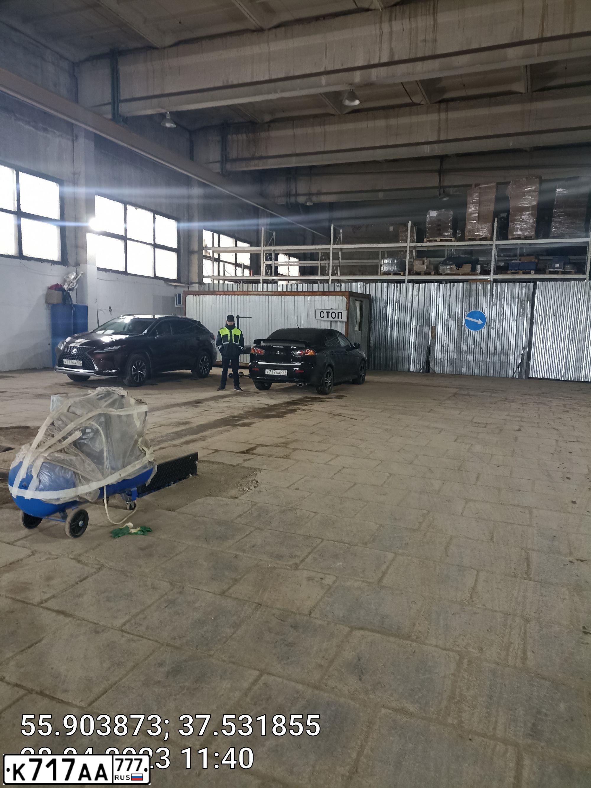 Фото автомобиля MITSUBISHI LANCER, 2012 — госномер У717АА777. Цвет: ЧЕРНЫЙ