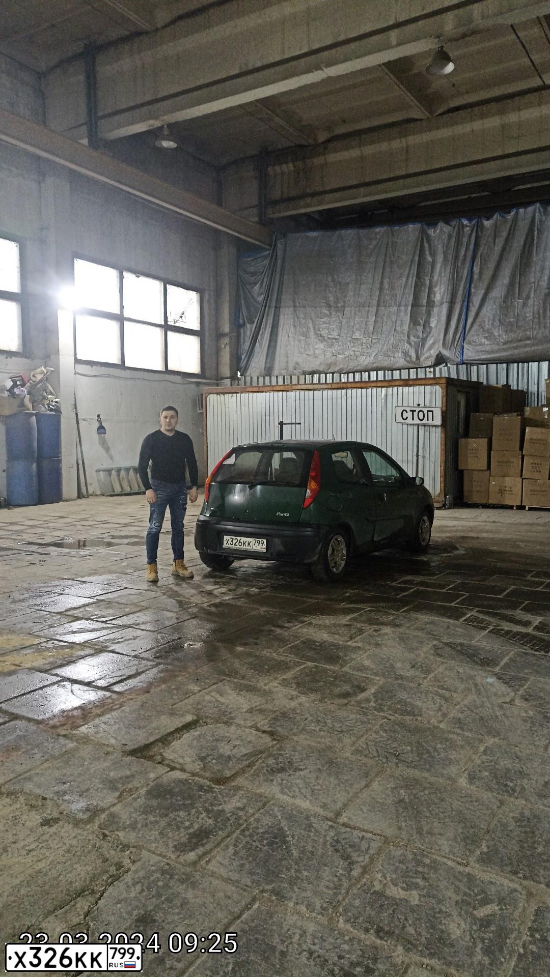 Фото автомобиля FIAT PUNTO, 2001 — госномер Х326КК799. Цвет: ЗЕЛЕНЫЙ