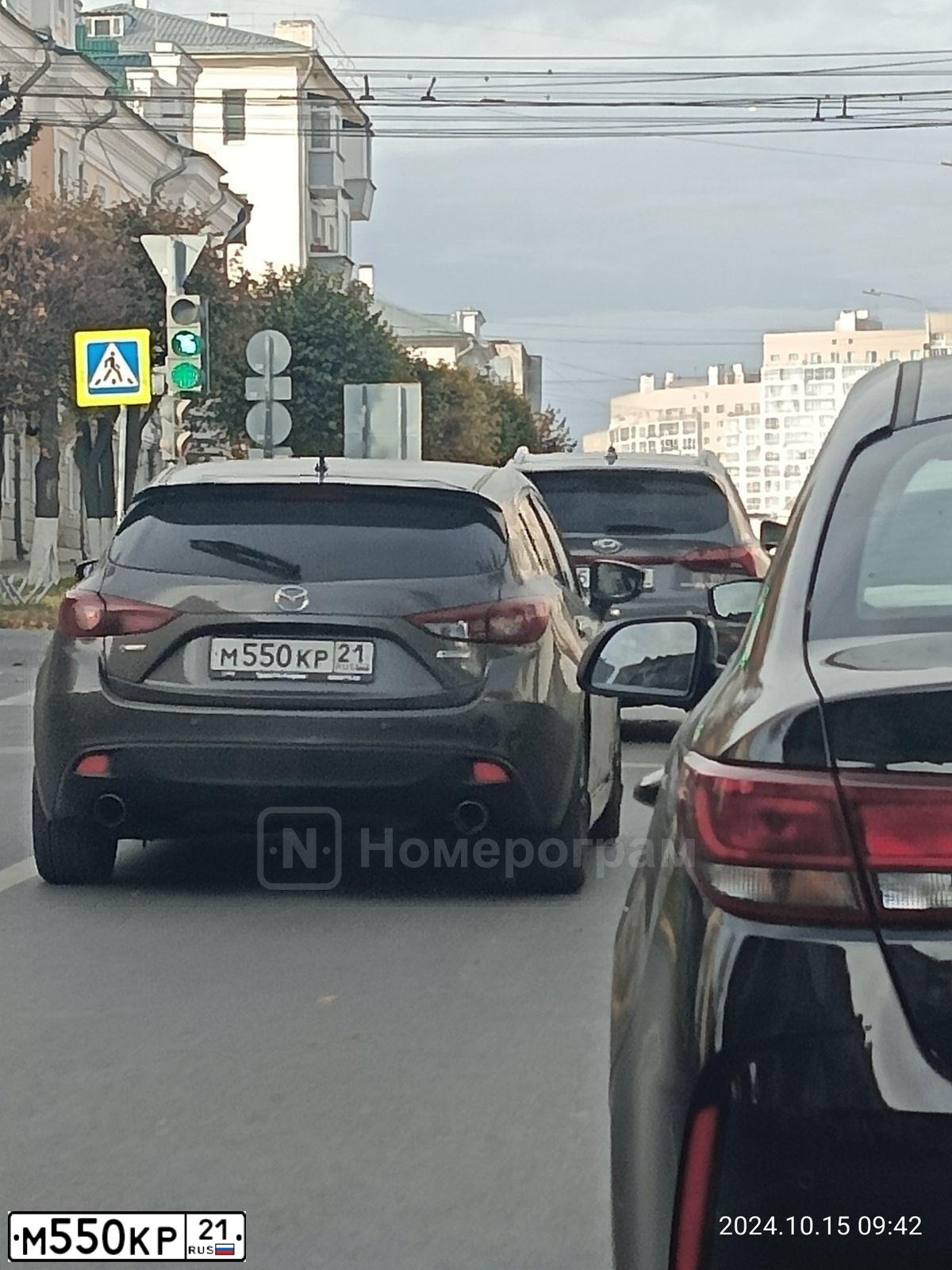 Фото автомобиля MAZDA 3, 2014 — госномер В783АЕ134. Цвет: СЕРО-КОРИЧНЕВЫЙ