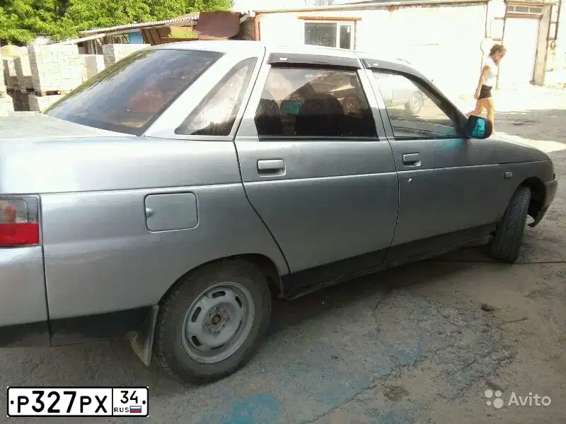 Фото автомобиля LADA 2110, 2002 — госномер М299КК64. Цвет: СЕРЕБРИСТЫЙ МЕТАЛЛИК