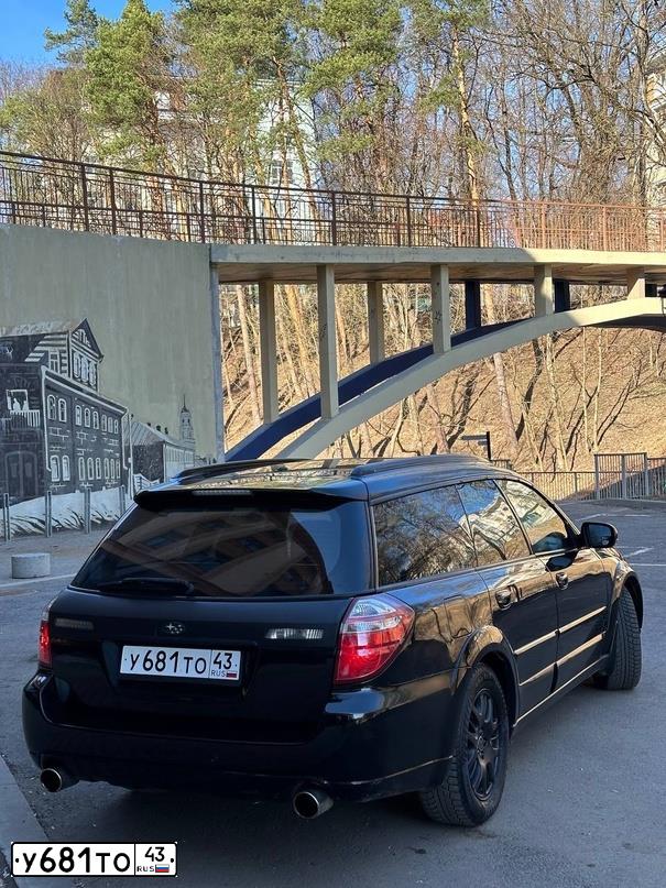 Фото автомобиля SUBARU OUTBACK, 2003 — госномер У681ТО43. Цвет: ЧЕРНЫЙ