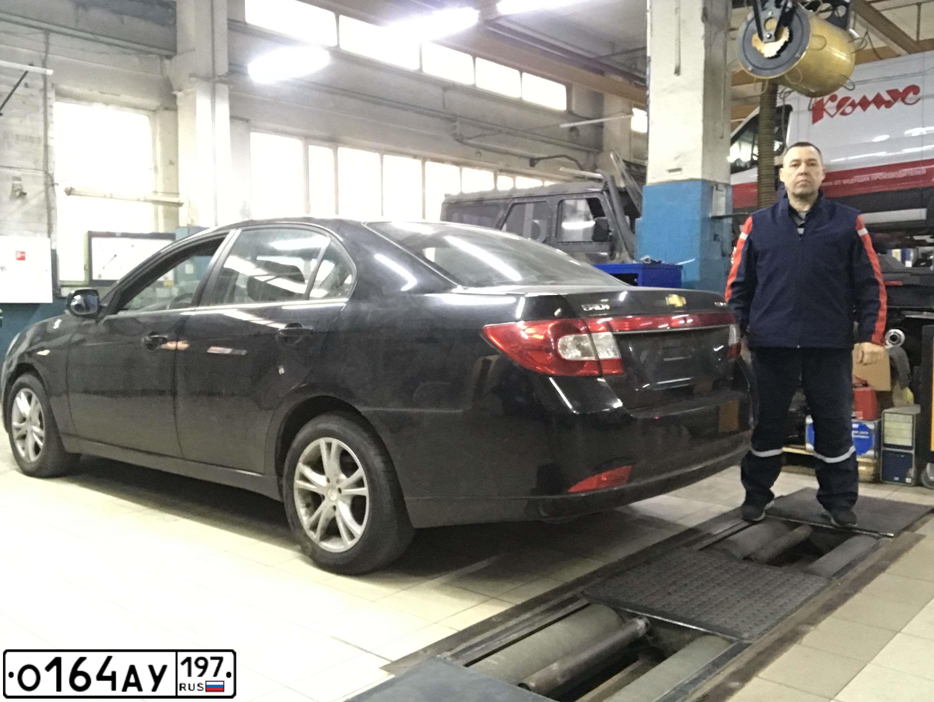 Фото автомобиля CHEVROLET EPICA, 2010 — госномер Р824ОХ797. Цвет: ЧЕРНЫЙ
