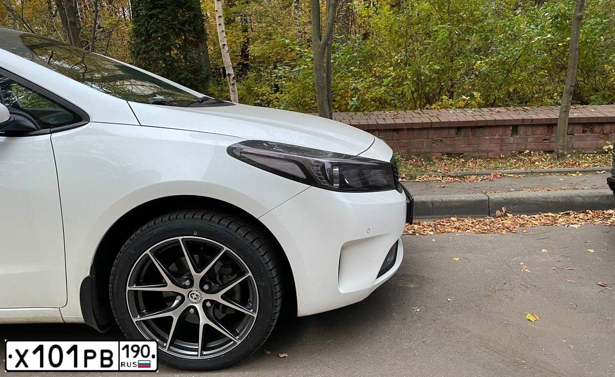 Фото автомобиля HONDA CIVIC, 2009 — госномер Е303ТВ186. Цвет: Серебристый