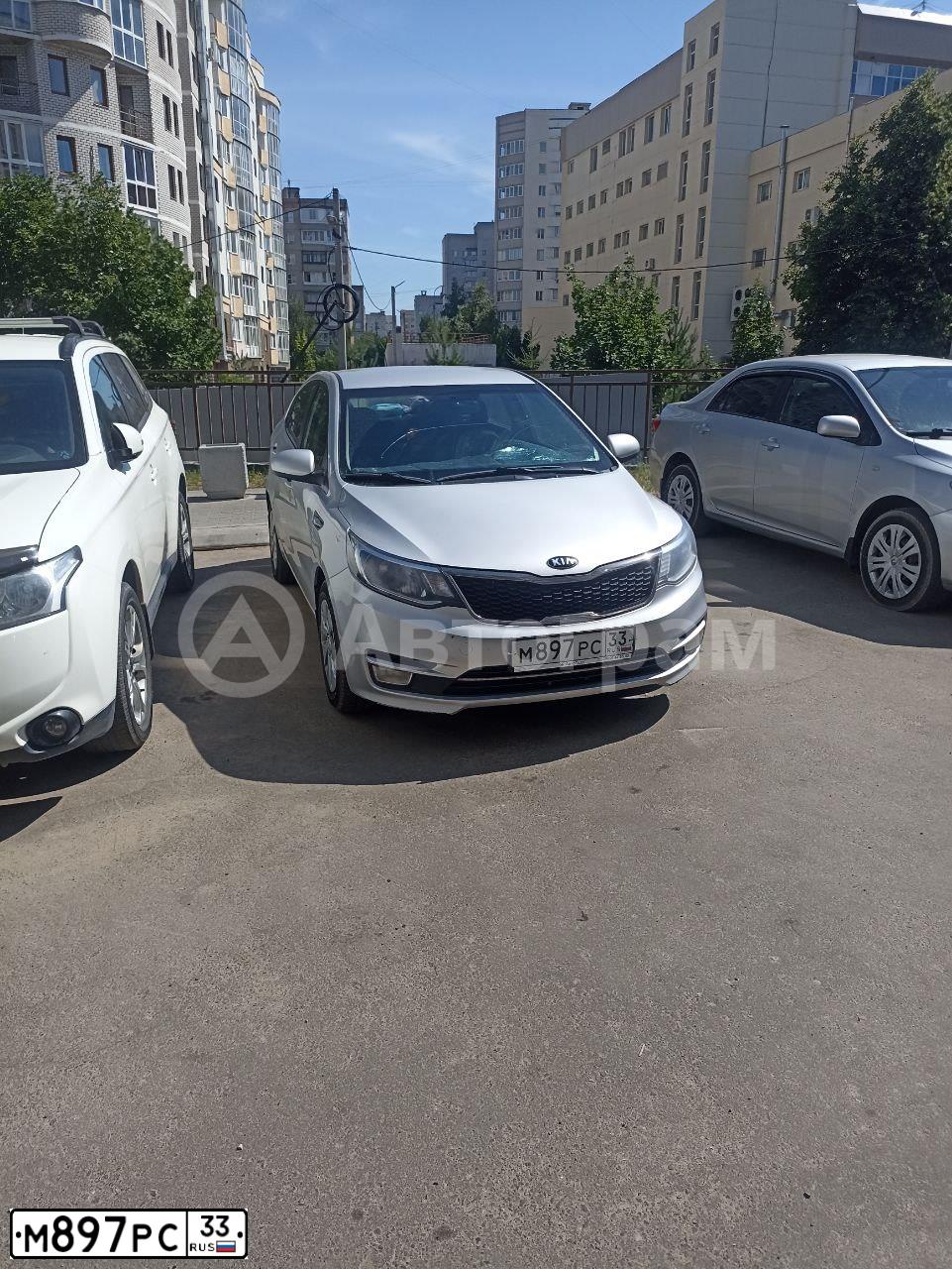 Фото автомобиля KIA RIO, 2016 — госномер М897РС33. Цвет: СЕРЕБРИСТЫЙ