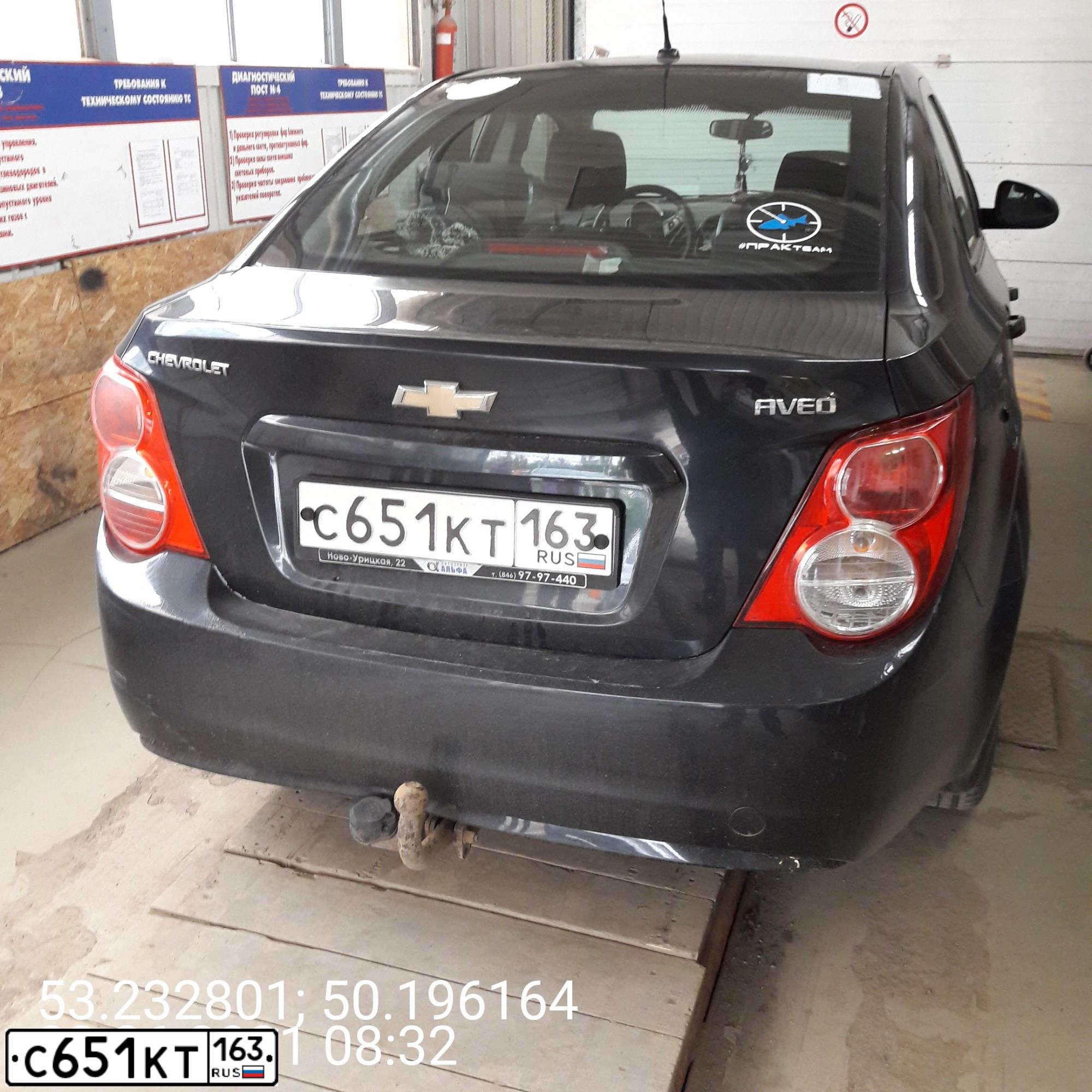 Фото автомобиля CHEVROLET AVEO, 2012 — госномер Е895УА763. Цвет: ЧЕРНЫЙ