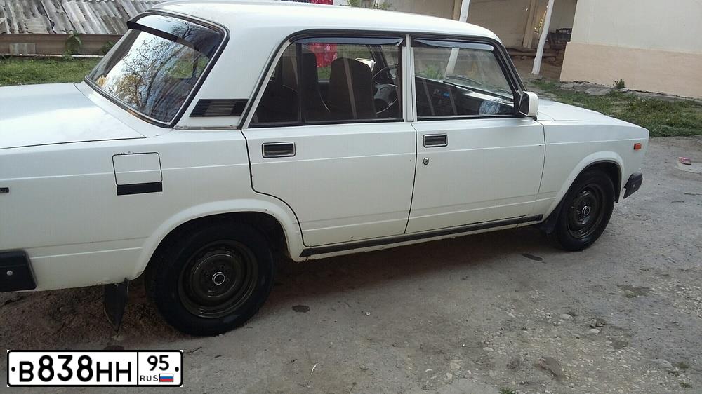 Фото автомобиля LADA 2107, 2004 — госномер В838НН95. Цвет: ЯРКО-БЕЛЫЙ