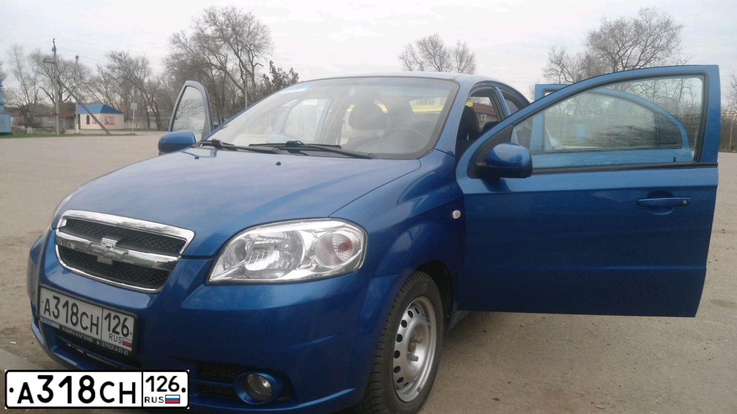 Фото автомобиля CHEVROLET AVEO, 2008 — госномер Р830КО07. Цвет: синий