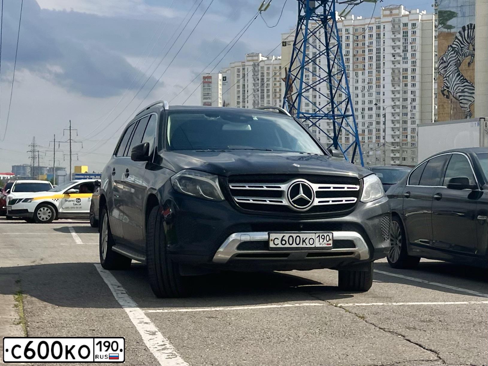 Фото автомобиля RENAULT MEGANE, 2006 — госномер О727АА977. Цвет: ЧЕРНЫЙ