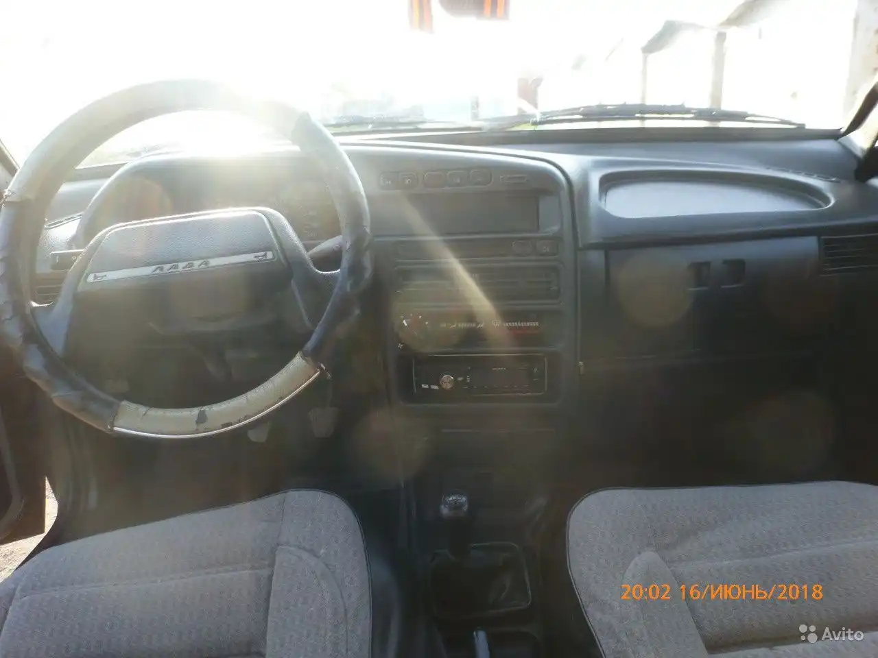 Фото автомобиля GAZ 3102 WOLGA, 2007 — госномер Е950НН150. Цвет: Серый