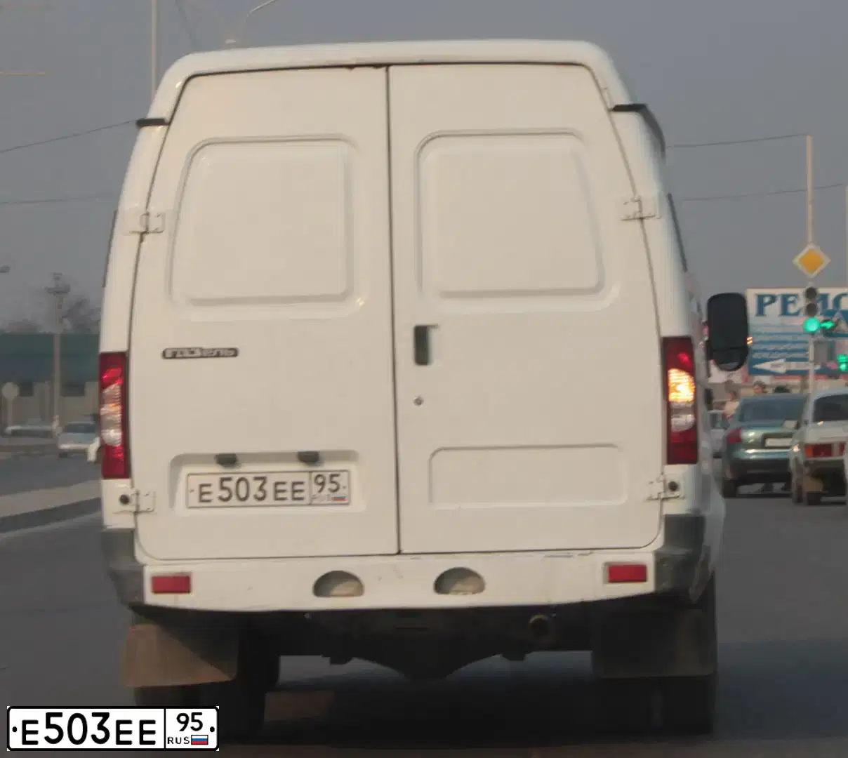 Фото автомобиля GAZ 2705 EL, 2010 — госномер Е503ЕЕ95. Цвет: Белый