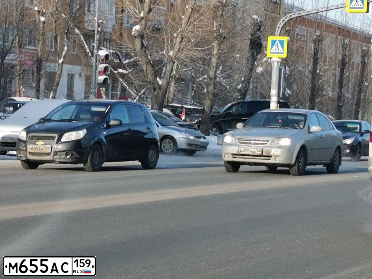 Фото автомобиля LADA LARGUS, 2018 — госномер Е837ЕТ11. Цвет: ТЕМНО-КОРИЧНЕВЫЙ