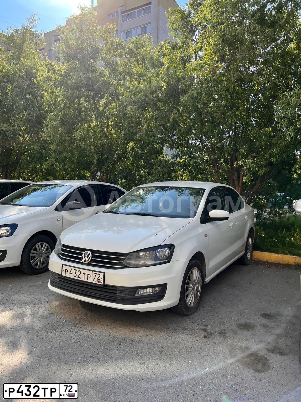 Фото автомобиля VOLKSWAGEN POLO, 2015 — госномер Р432ТР72. Цвет: БЕЛЫЙ