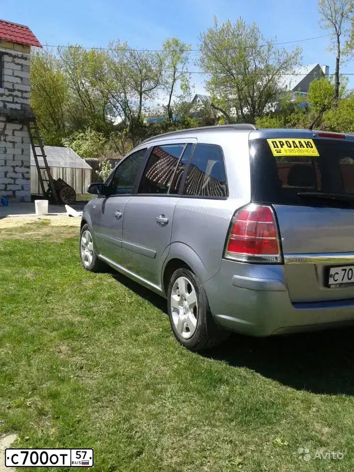Фото автомобиля VOLKSWAGEN PASSAT, 2003 — госномер О212УТ46. Цвет: СЕРЫЙ