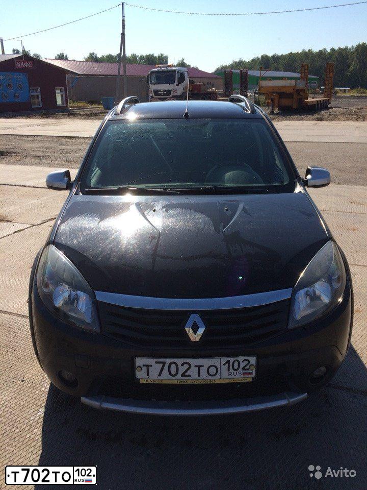 Фото автомобиля RENAULT T SANDERO, 2011 — госномер Т702ТО102. Цвет: ЧЕРНЫЙ