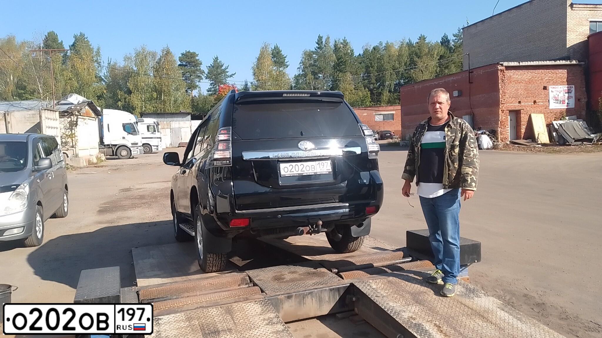Фото автомобиля NISSAN PATHFINDER, 2011 — госномер Т224КМ799. Цвет: ЧЕРНЫЙ