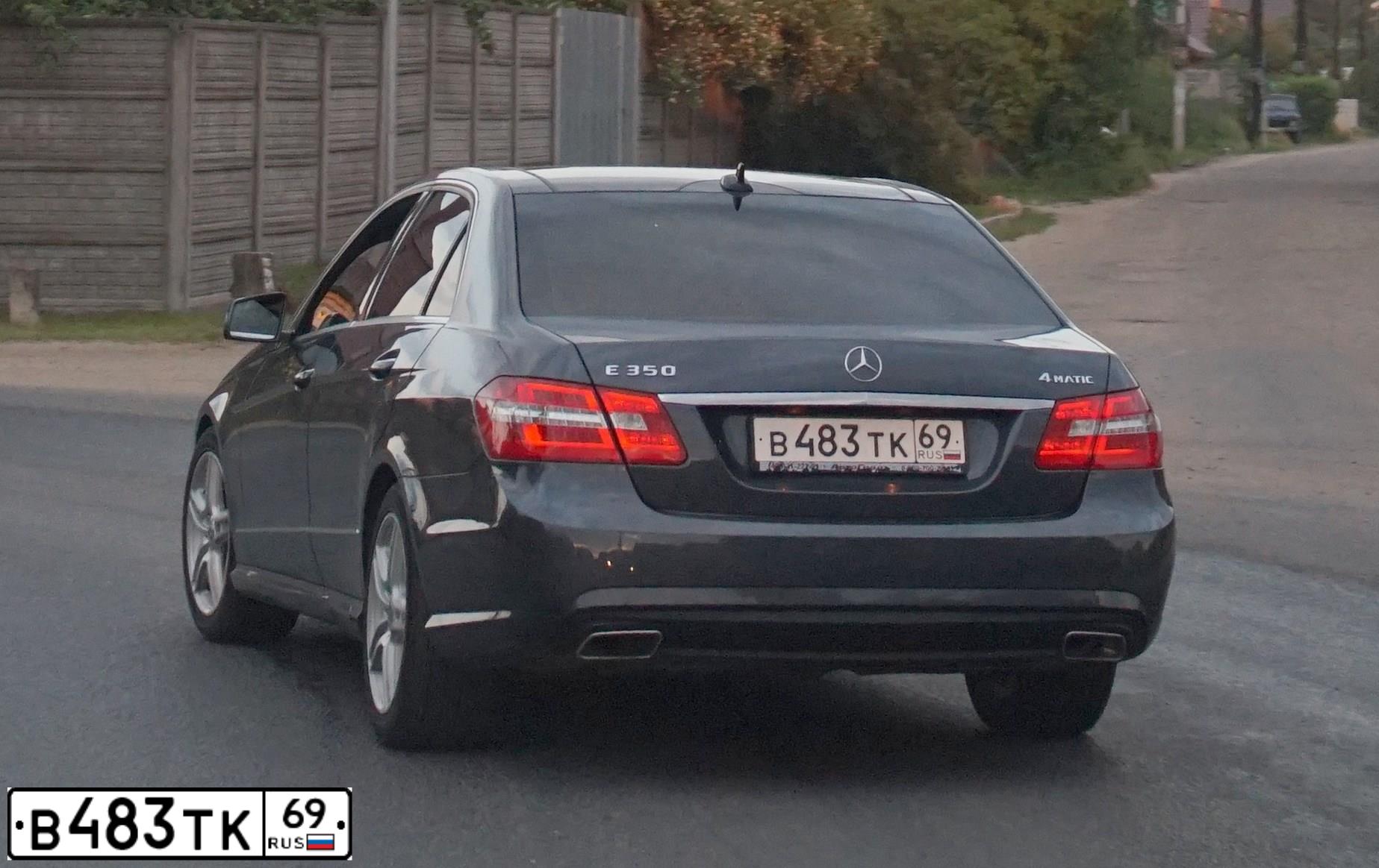 Фото автомобиля MERCEDES E-KLASSE, 2011 — госномер В483ТК69. Цвет: СЕРЫЙ