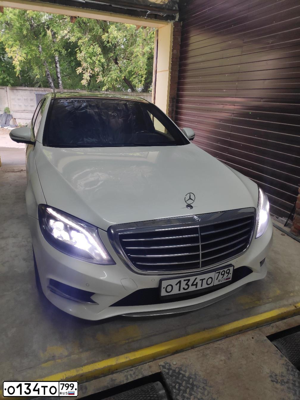 Фото автомобиля MERCEDES S-KLASSE, 2015 — госномер К123ОМ777. Цвет: Белый