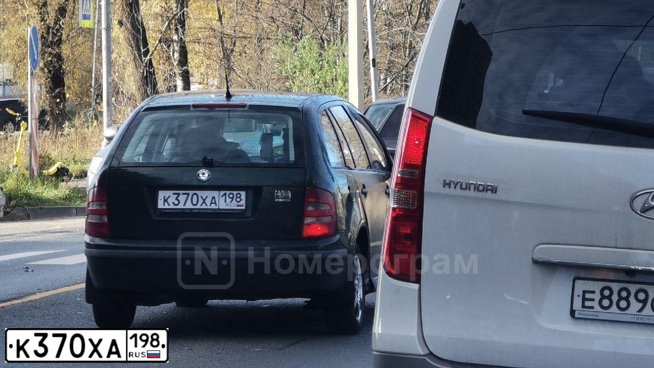 Фото автомобиля SKODA FABIA, 2002 — госномер К370ХА198. Цвет: ЗЕЛЕНЫЙ