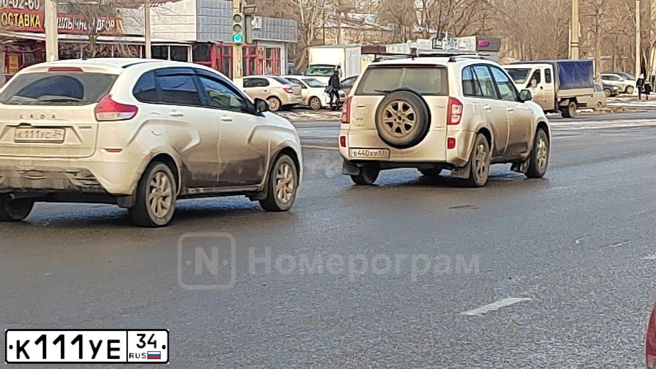 Фото автомобиля MERCEDES M-KLASSE, 2001 — госномер К111УЕ34. Цвет: ЧЕРНЫЙ