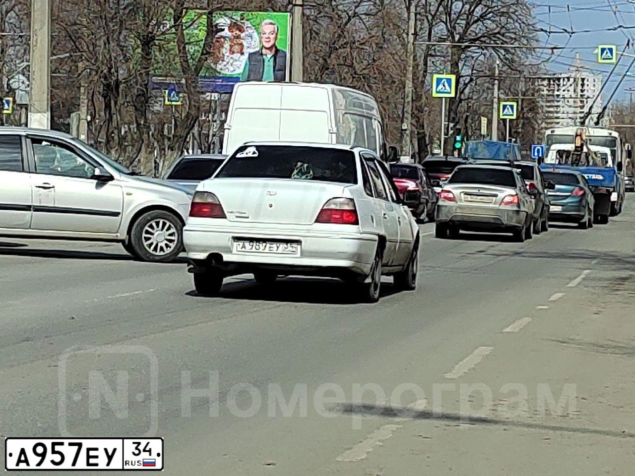 Фото автомобиля LADA 2114 SAMARA, 2005 — госномер М263РС134. Цвет: СВЕТЛО СЕРЕБРИСТЫЙ МЕТАЛЛ