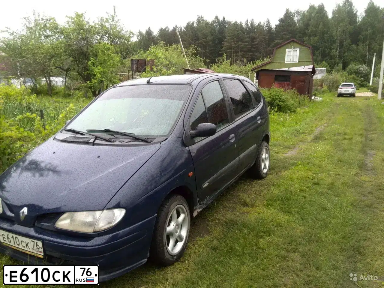 Фото автомобиля RENAULT MEGANE /GRAND/ SCENIC, 1998 — госномер Е610СК76. Цвет: ТЕМНО-СИНИЙ