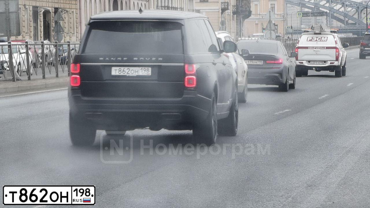 Фото автомобиля LAND-ROVER LAND ROVER RANGE ROVER, 2020 — госномер Т862ОН198. Цвет: ЧЕРНЫЙ