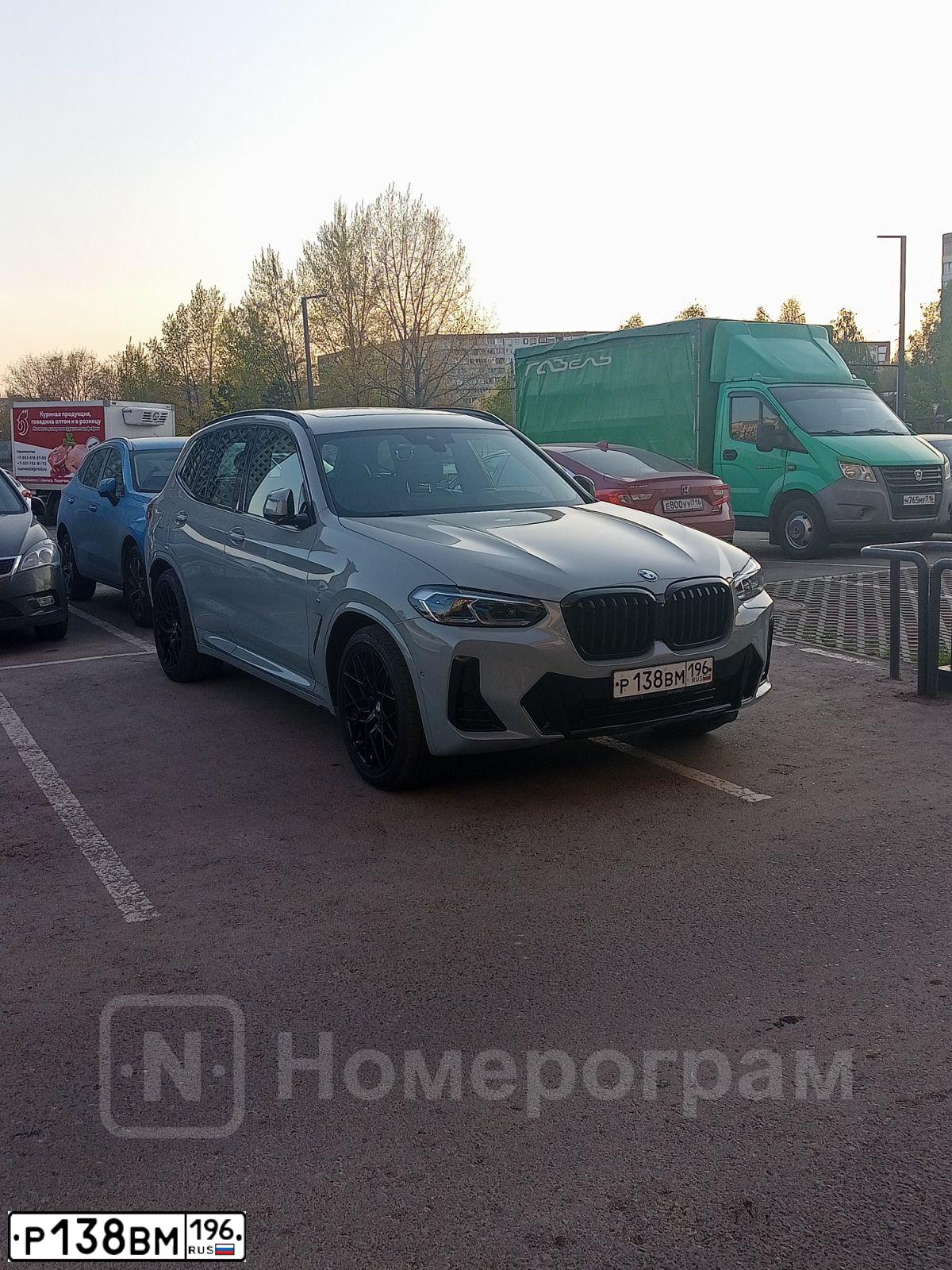 Фото автомобиля BMW X3 XDRIVE30D 71ВZ, 2021 — госномер Р138ВМ196. Цвет: СЕРЫЙ