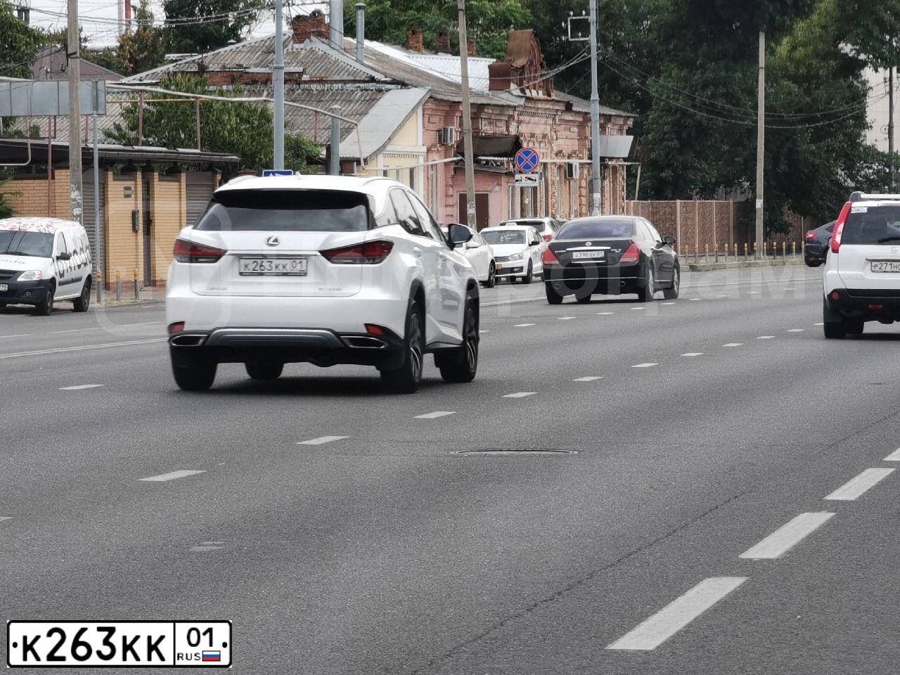 Фото автомобиля KIA SORENTO, 2010 — госномер У062УЕ123. Цвет: БЕЖЕВЫЙ