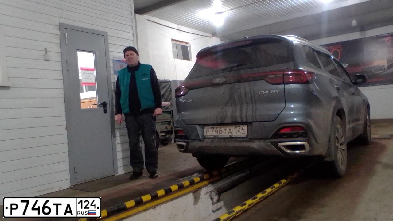 Фото автомобиля CHERY TIGGO, 2020 — госномер Р746ТА124. Цвет: Серый