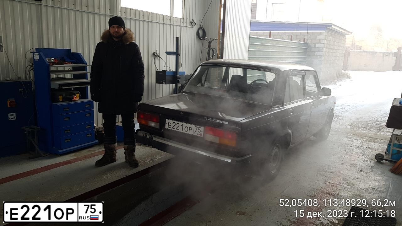 Фото автомобиля LADA 2107, 2008 — госномер Е221ОР75. Цвет: ТЕМНО КОРИЧНЕВЫЙ