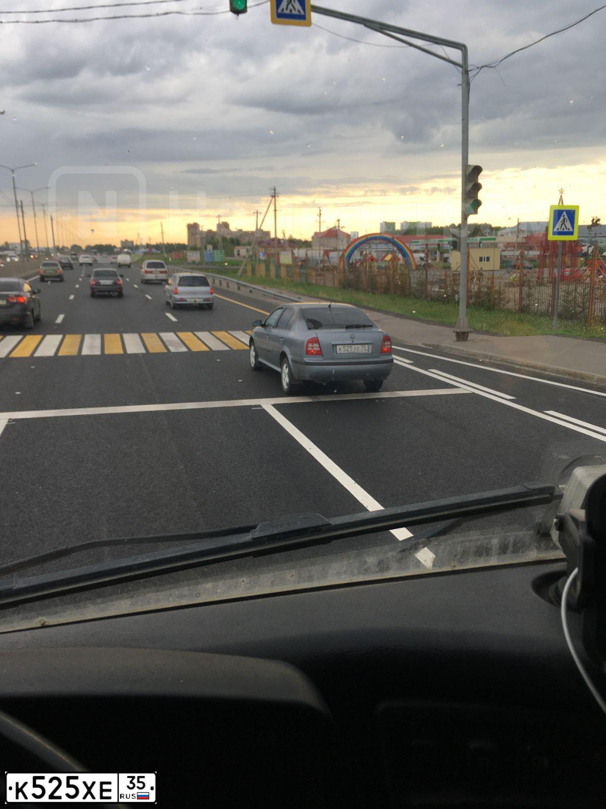 Фото автомобиля SKODA OCTAVIA, 2001 — госномер М861ЕА35. Цвет: ЧЕРНЫЙ