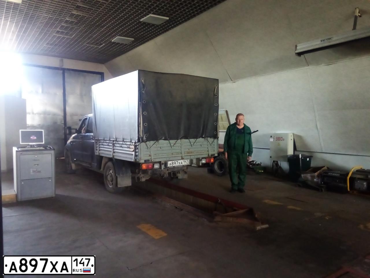 Фото автомобиля UAZ PROFI, 2020 — госномер А147КН147. Цвет: СЕРЫЙ