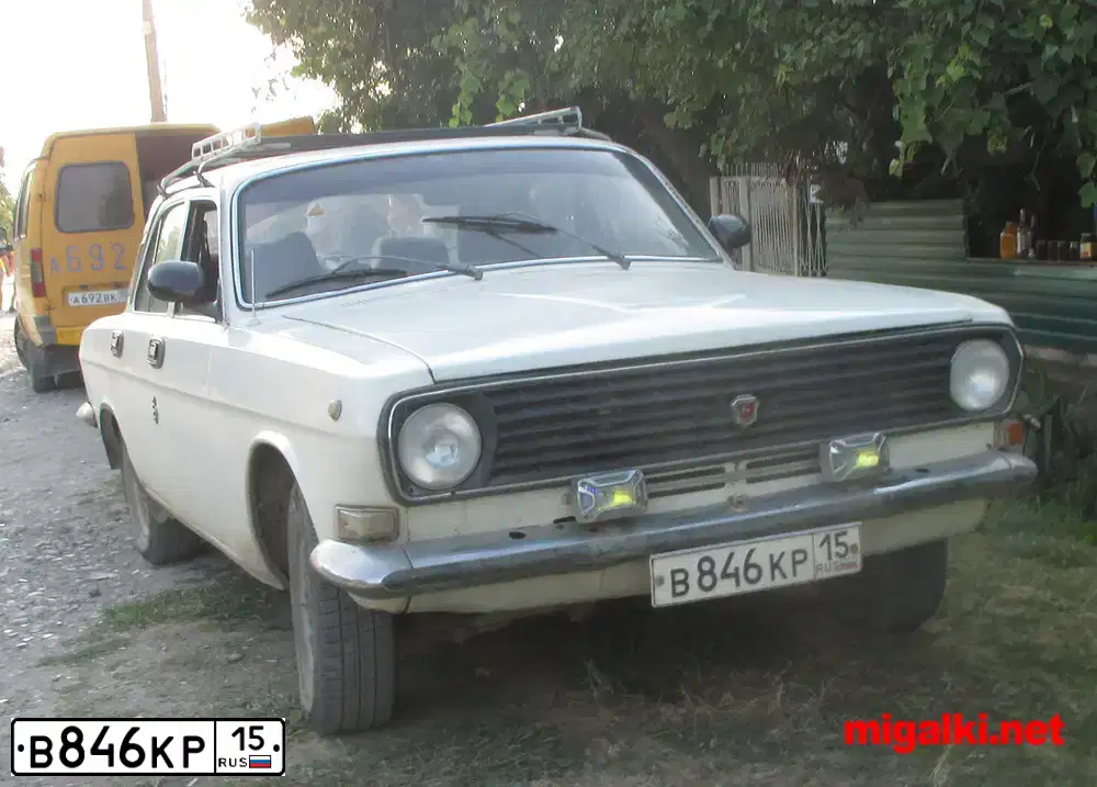 Фото автомобиля LADA 2131 NIVA, 2005 — госномер В846КР15. Цвет: Темно-зеленый