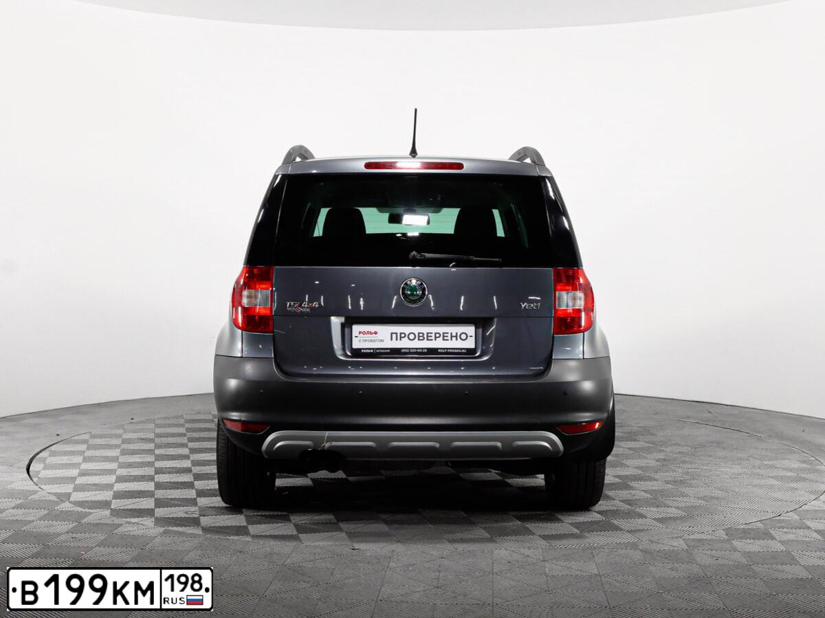 Фото автомобиля SKODA YETI, 2013 — госномер Н085ХЕ198. Цвет: ТЕМНО-СЕРЫЙ