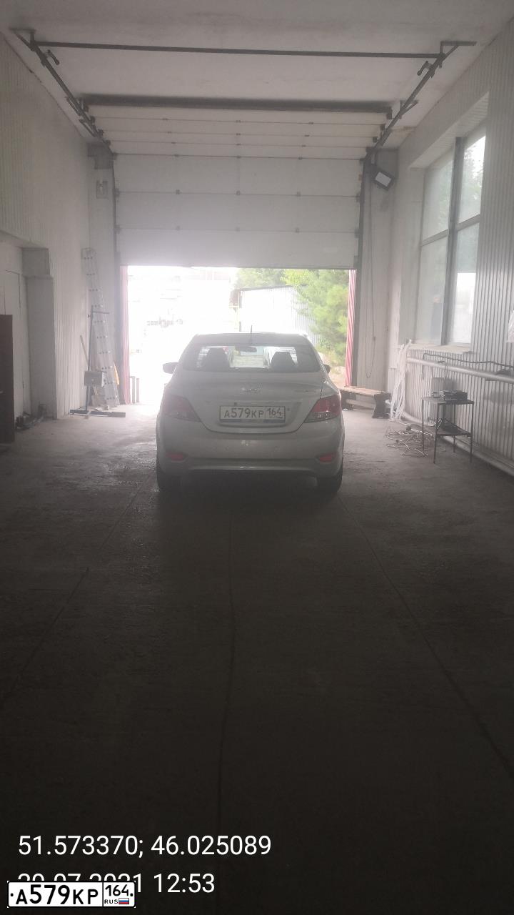 Фото автомобиля HYUNDAI SOLARIS, 2014 — госномер А579КР164. Цвет: СЕРЕБРИСТЫЙ