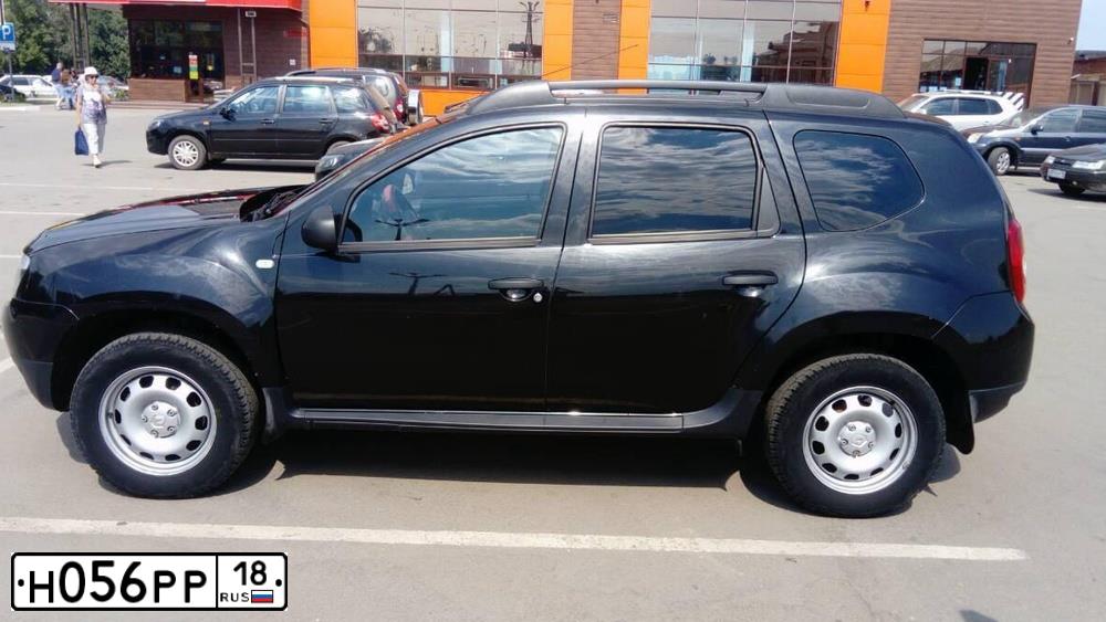 Фото автомобиля RENAULT DUSTER, 2014 — госномер С417РМ716. Цвет: ЧЕРНЫЙ