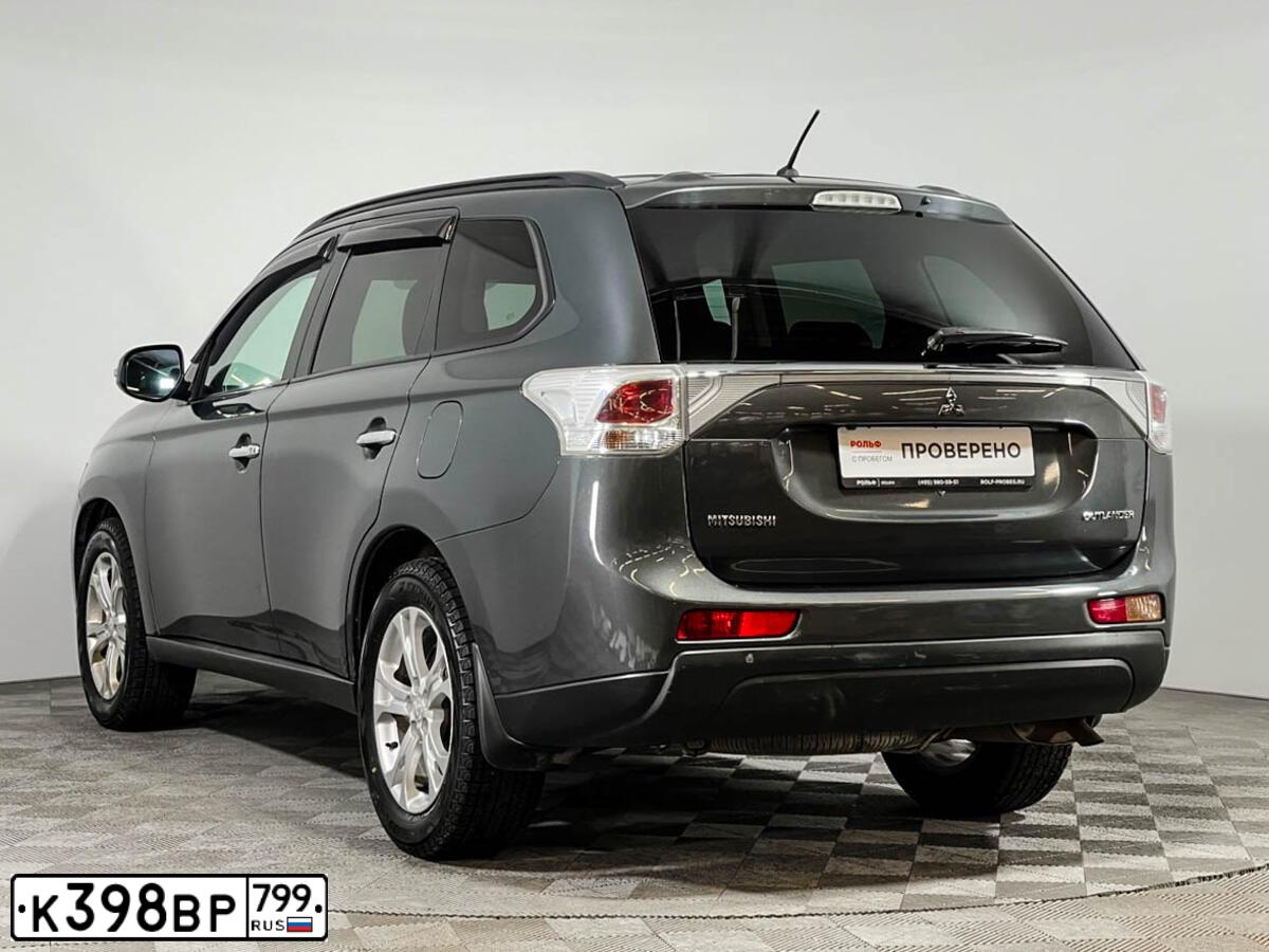 Фото автомобиля MITSUBISHI OUTLANDER, 2014 — госномер С099АУ777. Цвет: Серый