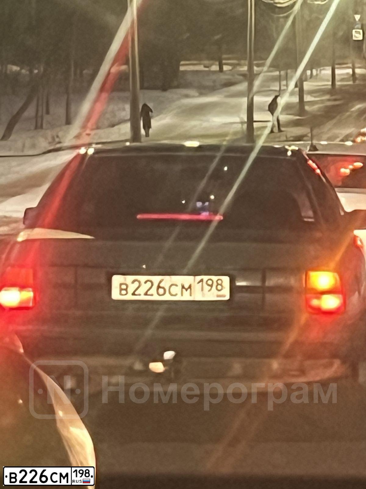 Фото автомобиля AUDI 100, 1989 — госномер В226СМ198. Цвет: ЧЕРНЫЙ