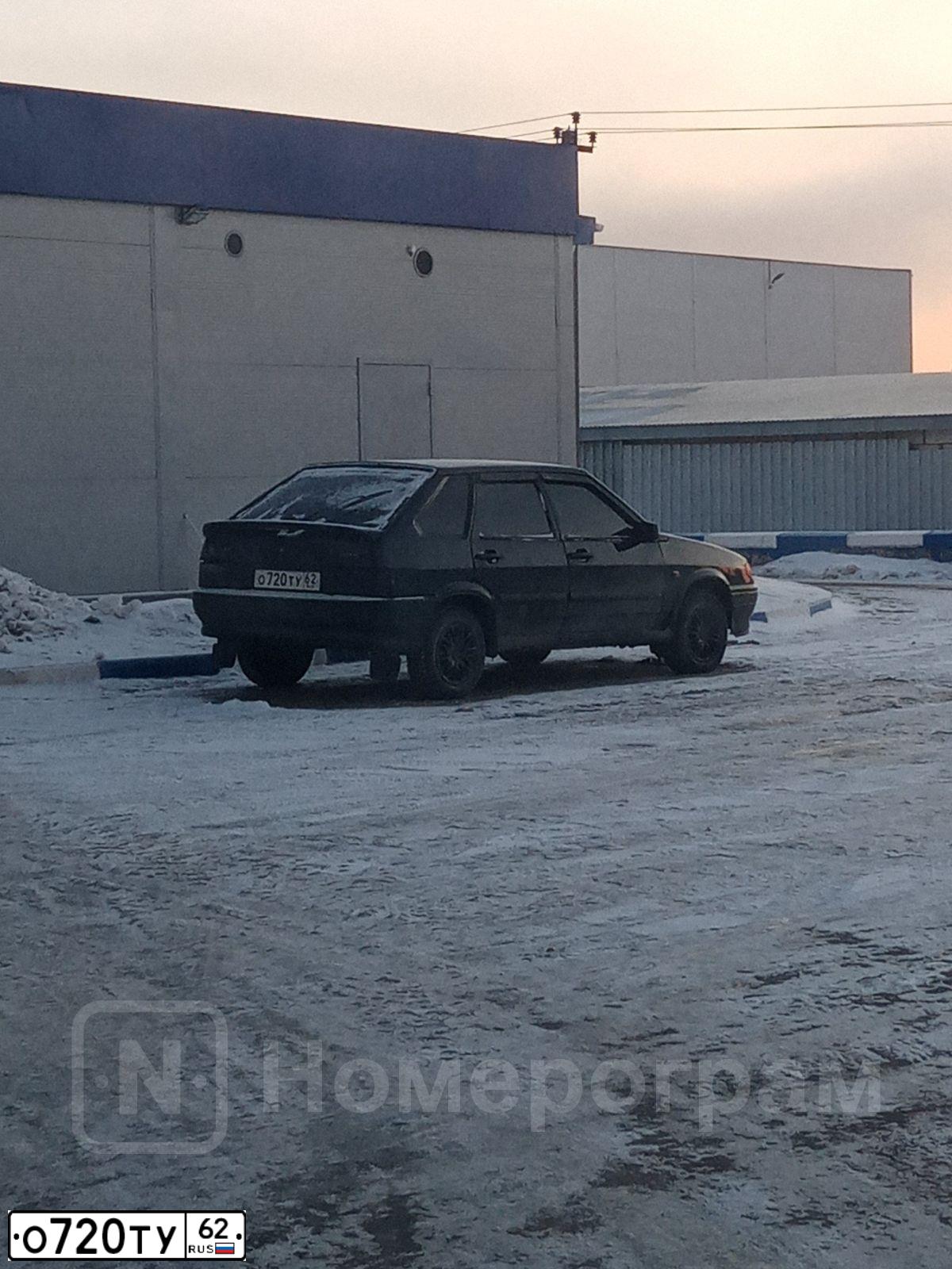 Фото автомобиля LADA 2114 SAMARA, 2011 — госномер О720ТУ62. Цвет: Сине-Черный