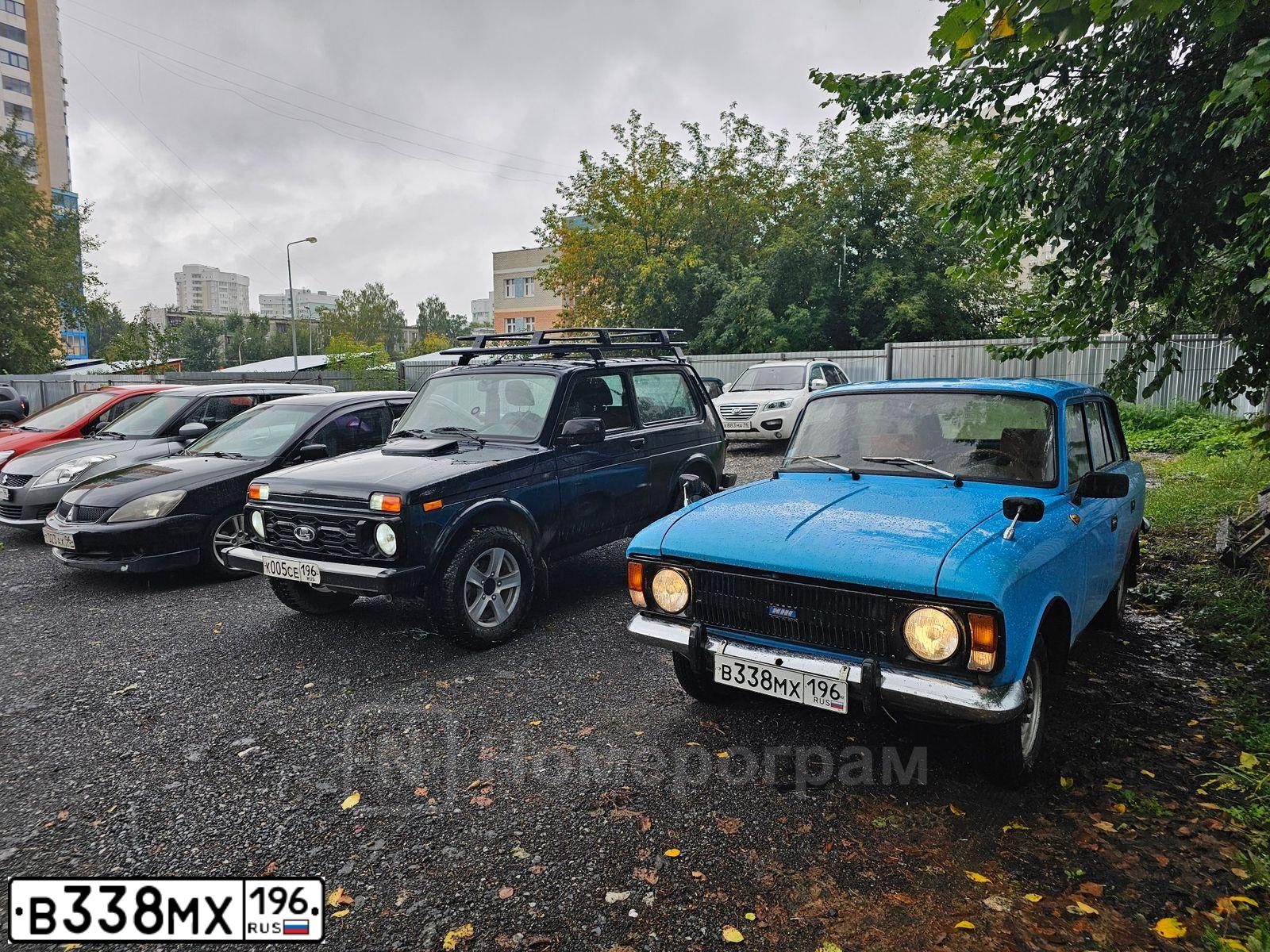 Фото автомобиля IZH 2125, 1989 — госномер В338МХ196. Цвет: ГОЛУБОЙ
