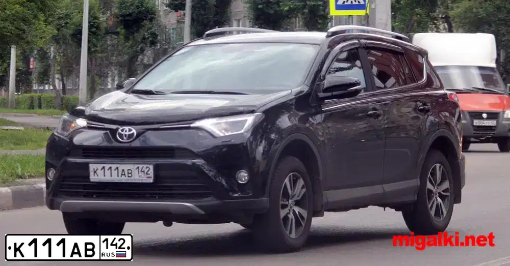 Фото автомобиля TOYOTA LANDCRUISER 200, 2011 — госномер К111АВ142. Цвет: Серый