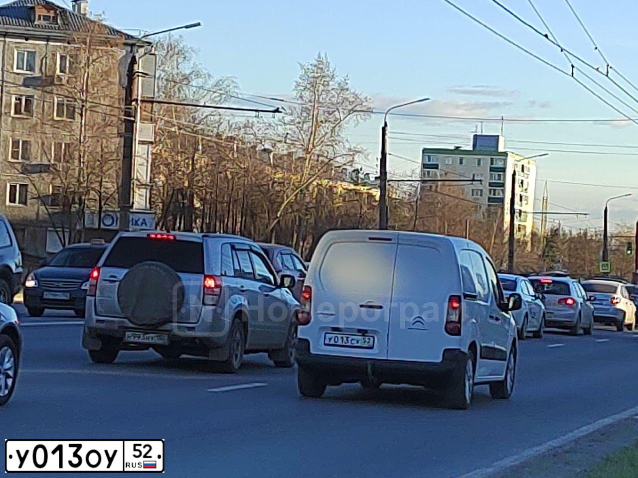 Фото автомобиля LADA 2104, 2003 — госномер У013ОУ52. Цвет: БЕЛЫЙ