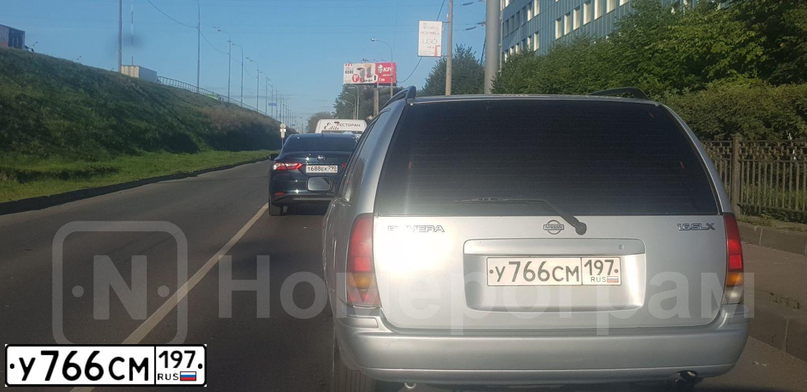 Фото автомобиля NISSAN PRIMERA, 1998 — госномер К321АХ180. Цвет: Серебристый