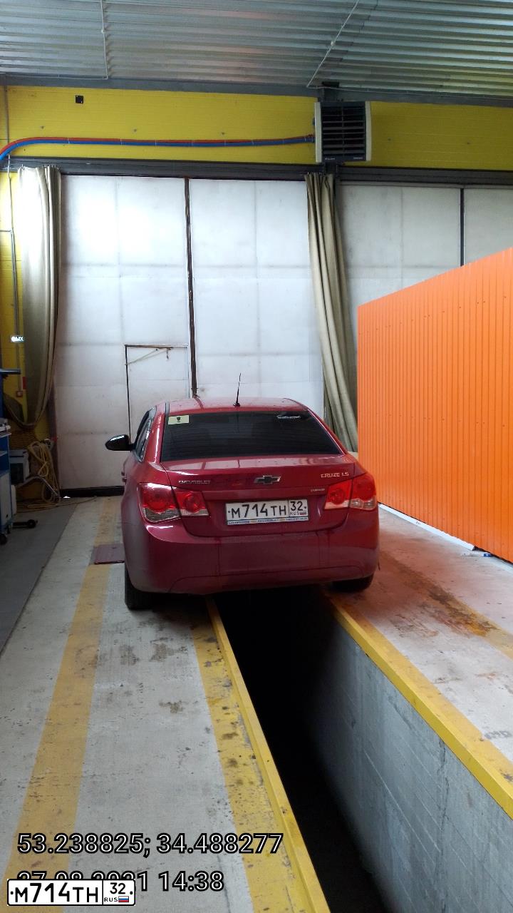 Фото автомобиля CHEVROLET CRUZE, 2009 — госномер С488ВС46. Цвет: Красный