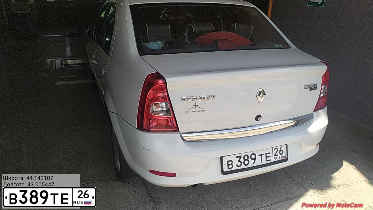 Фото автомобиля RENAULT LOGAN, 2011 — госномер В389ТЕ26. Цвет: Белый