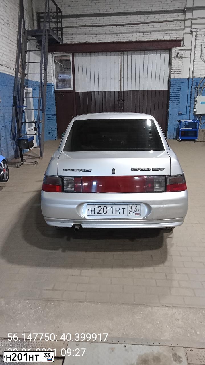 Фото автомобиля LADA 2110, 2004 — госномер У511УС33. Цвет: Светло-Серебристый металлик