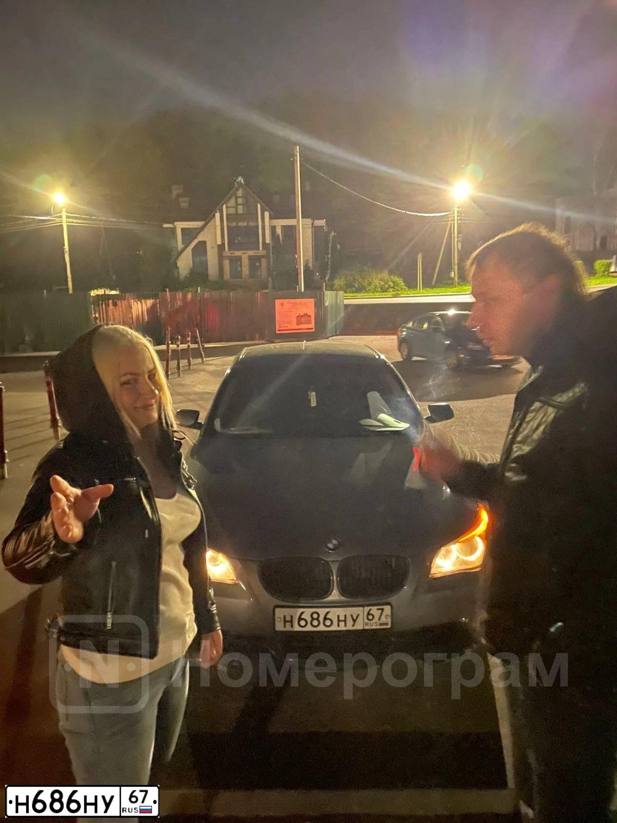 Фото автомобиля BMW SERIE 5, 2005 — госномер Н686НУ67. Цвет: СЕРЫЙ МЕТАЛЛИК